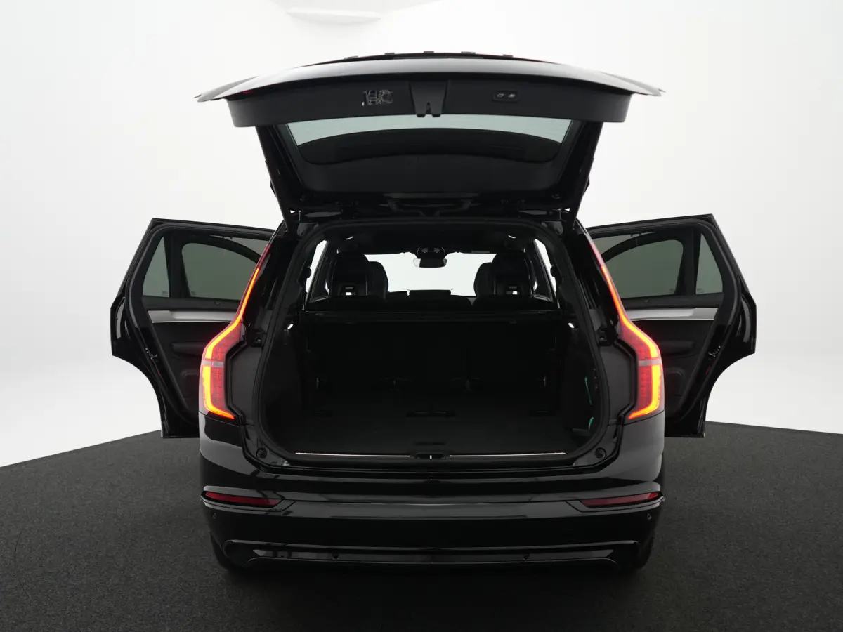 T8 Recharge AWD Ultra Black Edition Executive | Full Options | Luchtvering | Bowers & Wilkins | 360° | Head-Up | Massage | Ventilatie | Panoramadak | Trekhaak