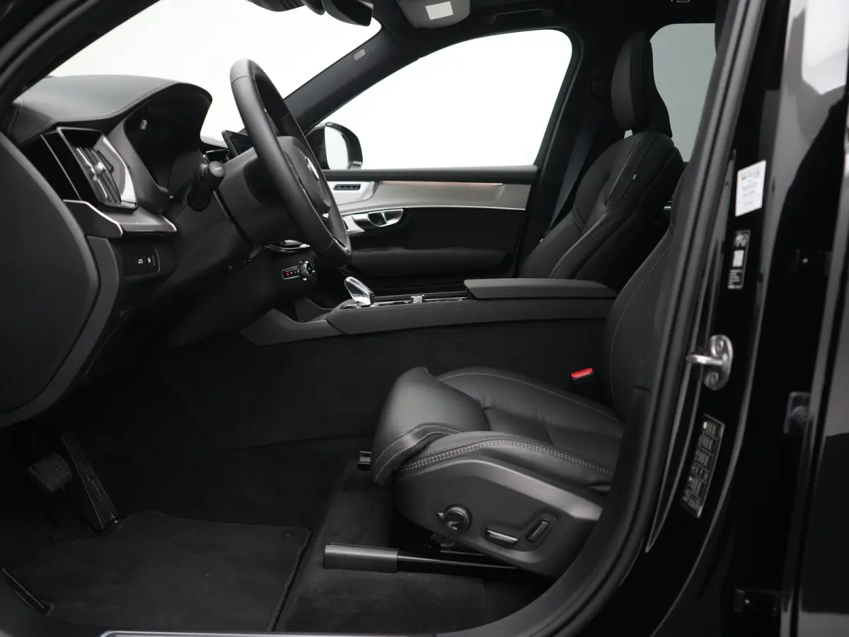 T8 Recharge AWD Ultra Black Edition Executive | Full Options | Luchtvering | Bowers & Wilkins | 360° | Head-Up | Massage | Ventilatie | Panoramadak | Trekhaak