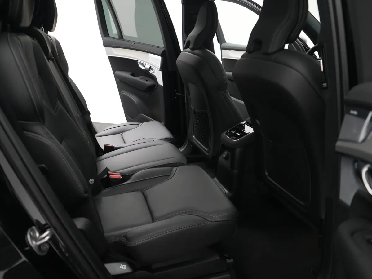 T8 Recharge AWD Ultra Black Edition Executive | Full Options | Luchtvering | Bowers & Wilkins | 360° | Head-Up | Massage | Ventilatie | Panoramadak | Trekhaak