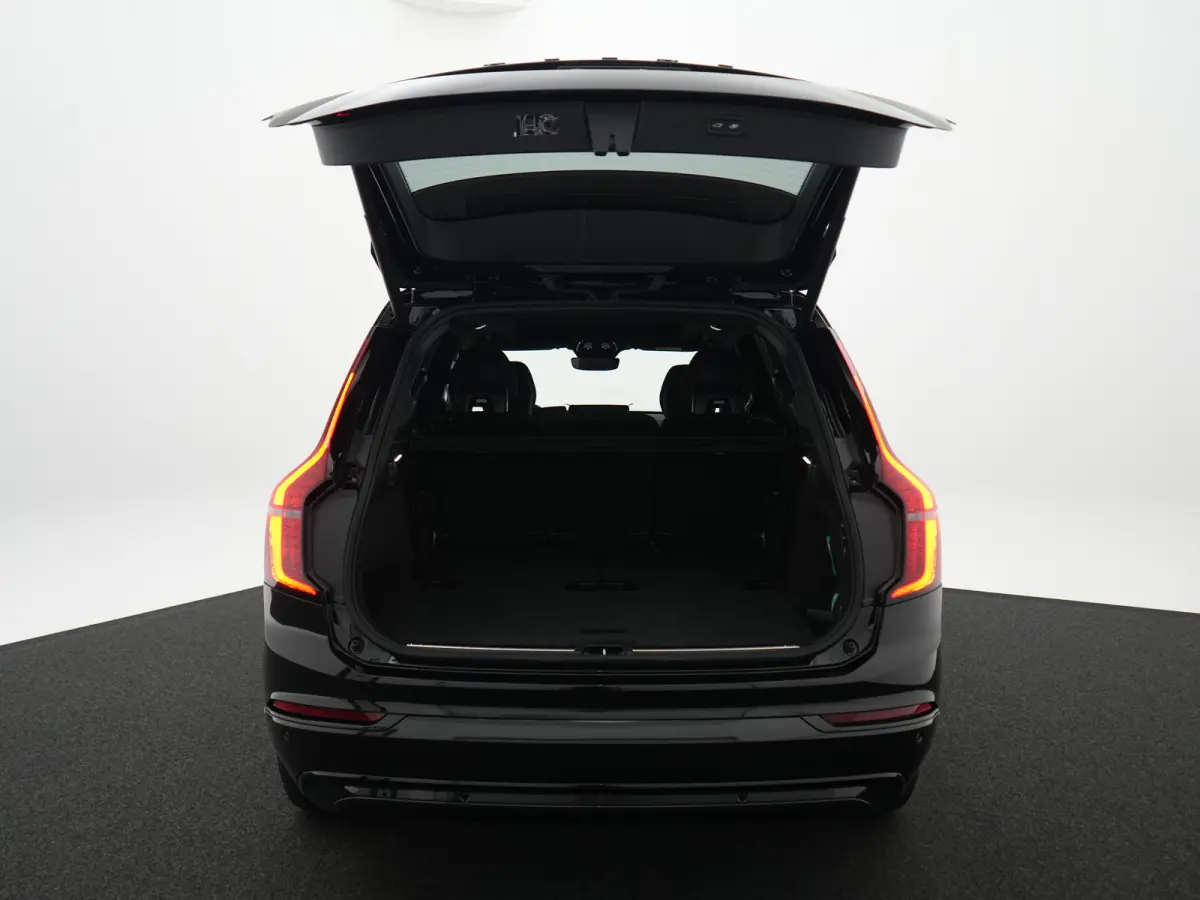 T8 Recharge AWD Ultra Black Edition Executive | Full Options | Luchtvering | Bowers & Wilkins | 360° | Head-Up | Massage | Ventilatie | Panoramadak | Trekhaak
