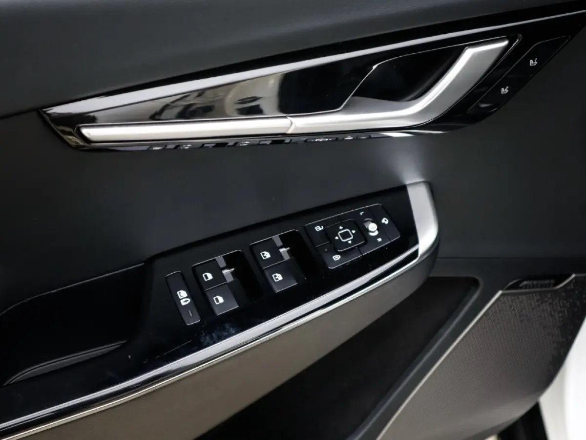 Plus 77.4 kWh 1e-Eig. & Dealer-Onderh. BOVAG-Garantie. NL-Auto.