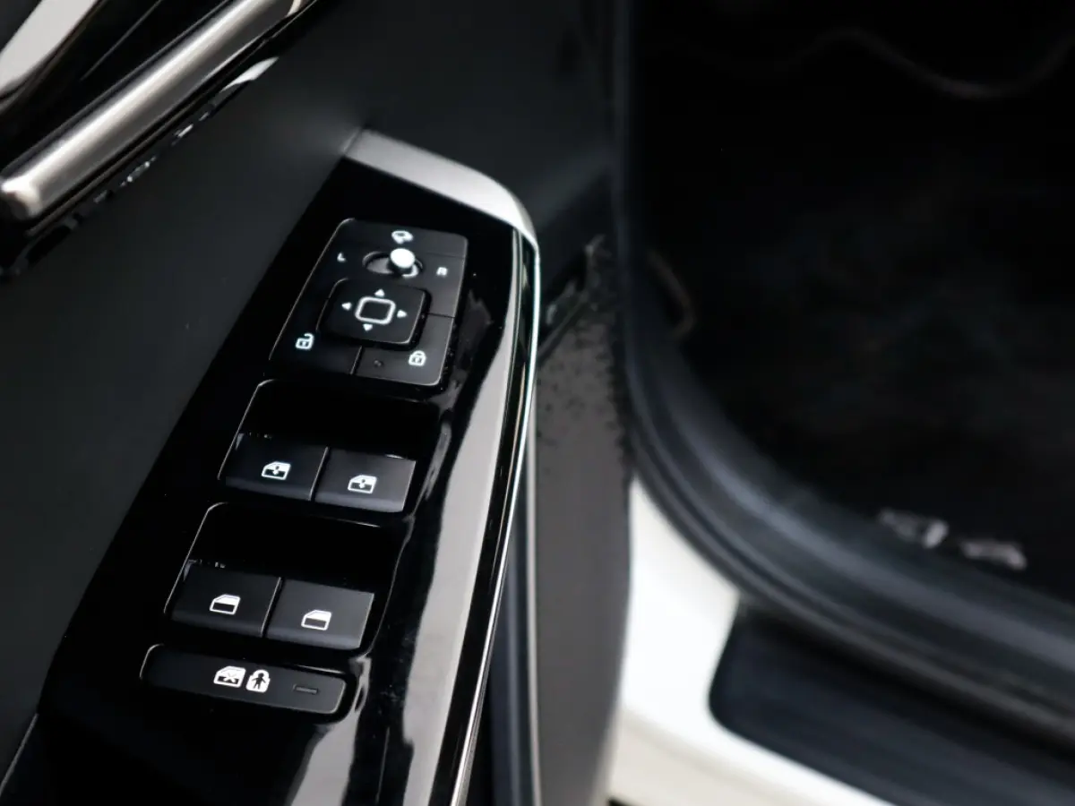 Plus 77.4 kWh 1e-Eig. & Dealer-Onderh. BOVAG-Garantie. NL-Auto.