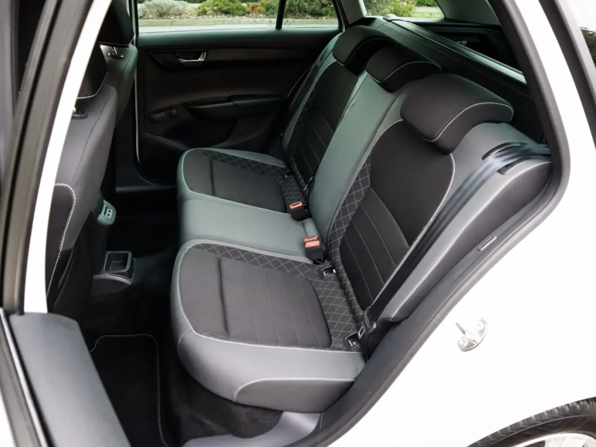 1.0 TSI Ambition 1e-Eig. & Keurig-Onderh. BOVAG-Garantie. NL-Auto.