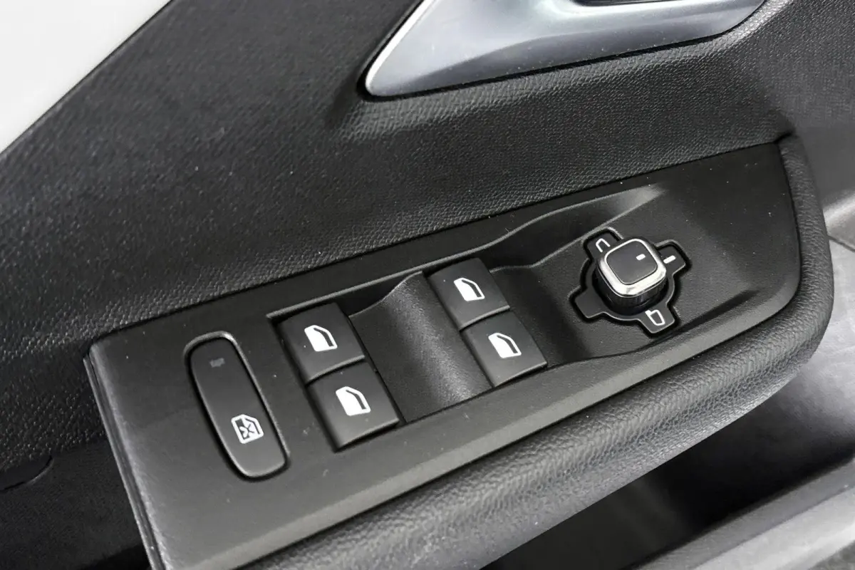 1.2 Edition / Camera / Apple CarPlay / Sensoren