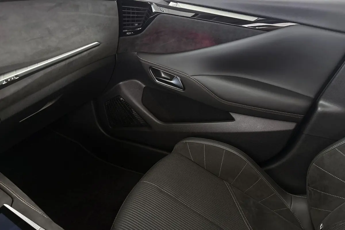 E-Tense Performance Line Panoramadak Camera Climate Control Apple Carplay