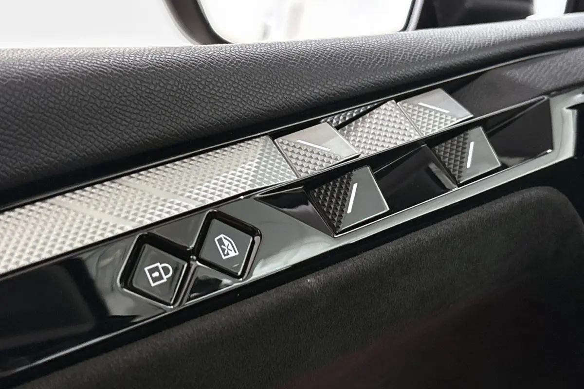 E-Tense Performance Line Panoramadak Camera Climate Control Apple Carplay