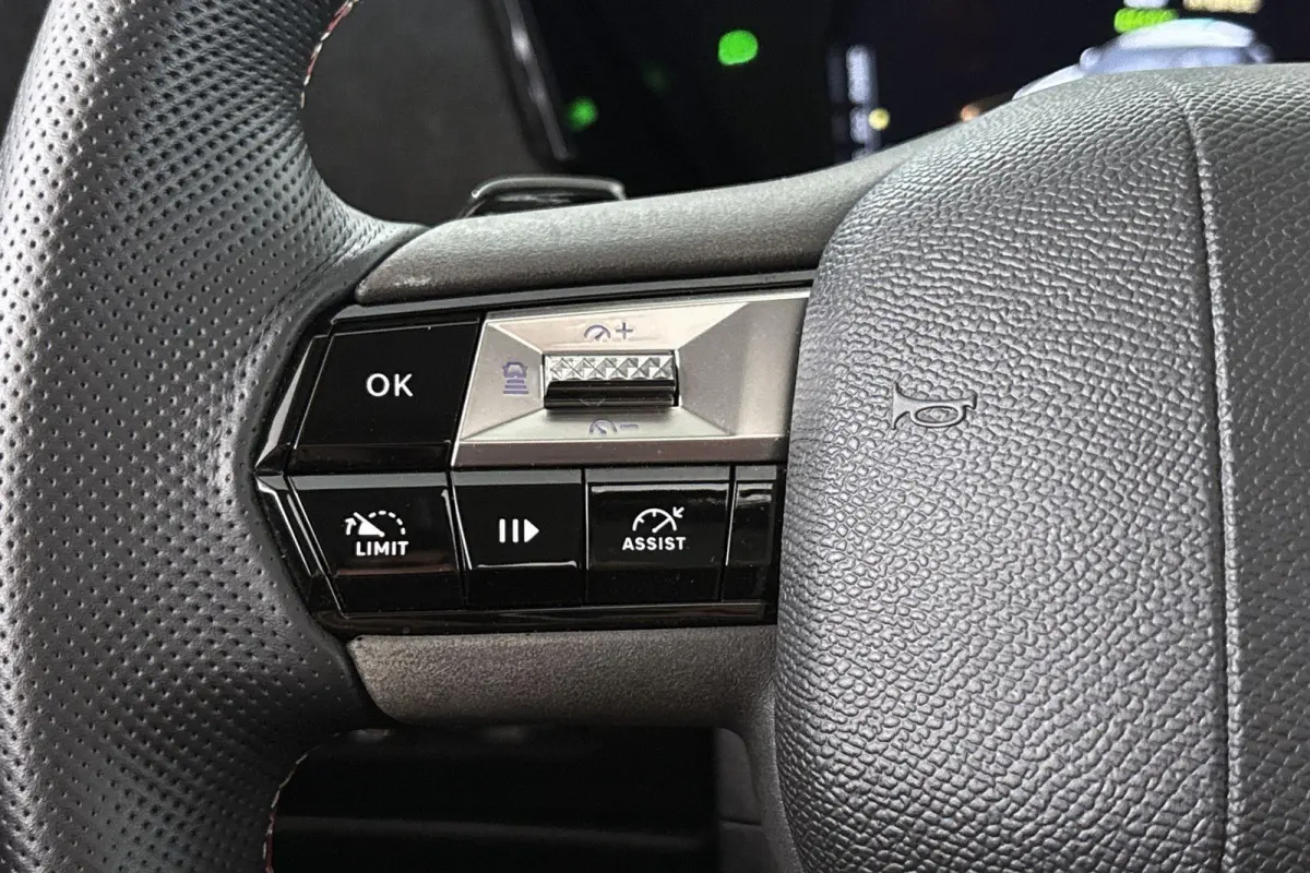 E-Tense Performance Line Panoramadak Camera Climate Control Apple Carplay