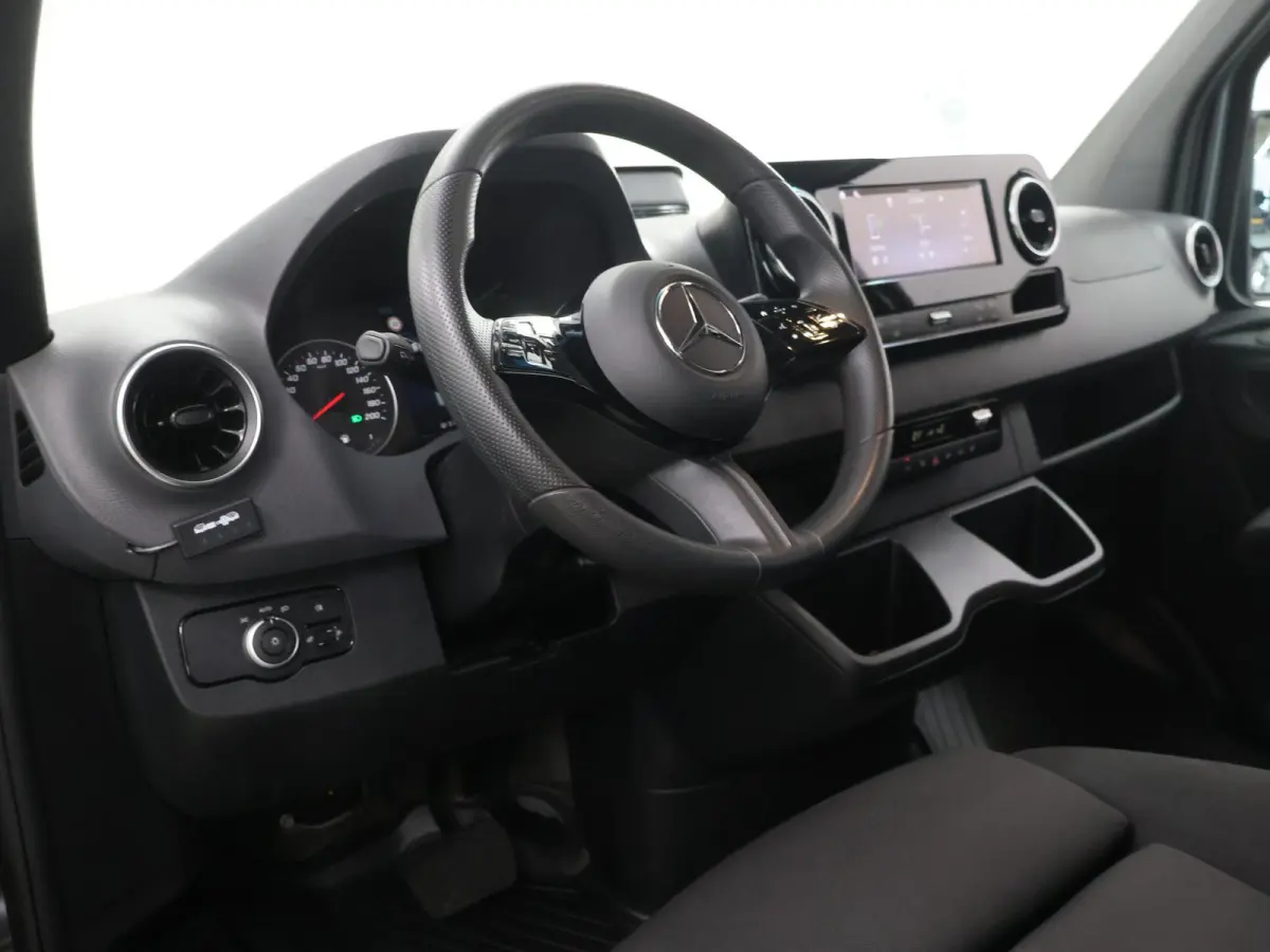 317 CDI | Aut. | L2 H1 | Dubbele Cabine | Trekhaak | Parkeercamera | Cruise Control | 5-Zits | Certified
