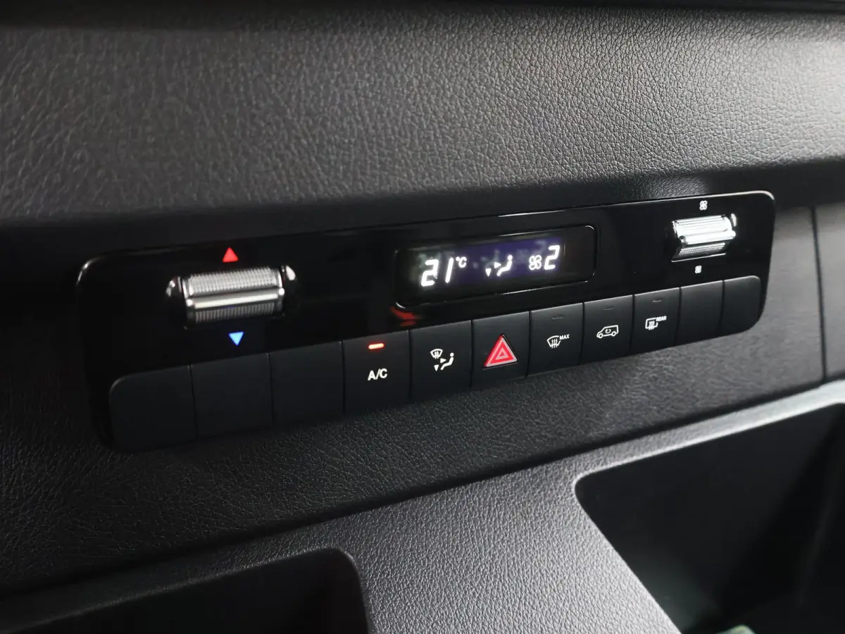 317 CDI | Aut. | L2 H1 | Dubbele Cabine | Trekhaak | Parkeercamera | Cruise Control | 5-Zits | Certified