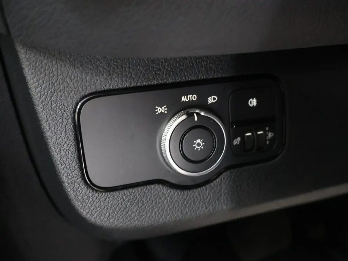 317 CDI | Aut. | L2 H1 | Dubbele Cabine | Trekhaak | Parkeercamera | Cruise Control | 5-Zits | Certified