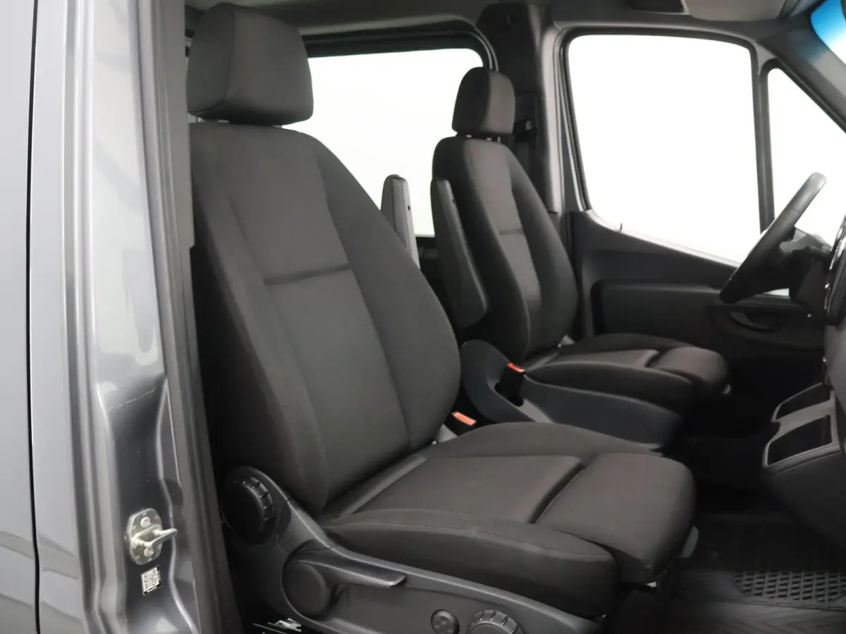 317 CDI | Aut. | L2 H1 | Dubbele Cabine | Trekhaak | Parkeercamera | Cruise Control | 5-Zits | Certified