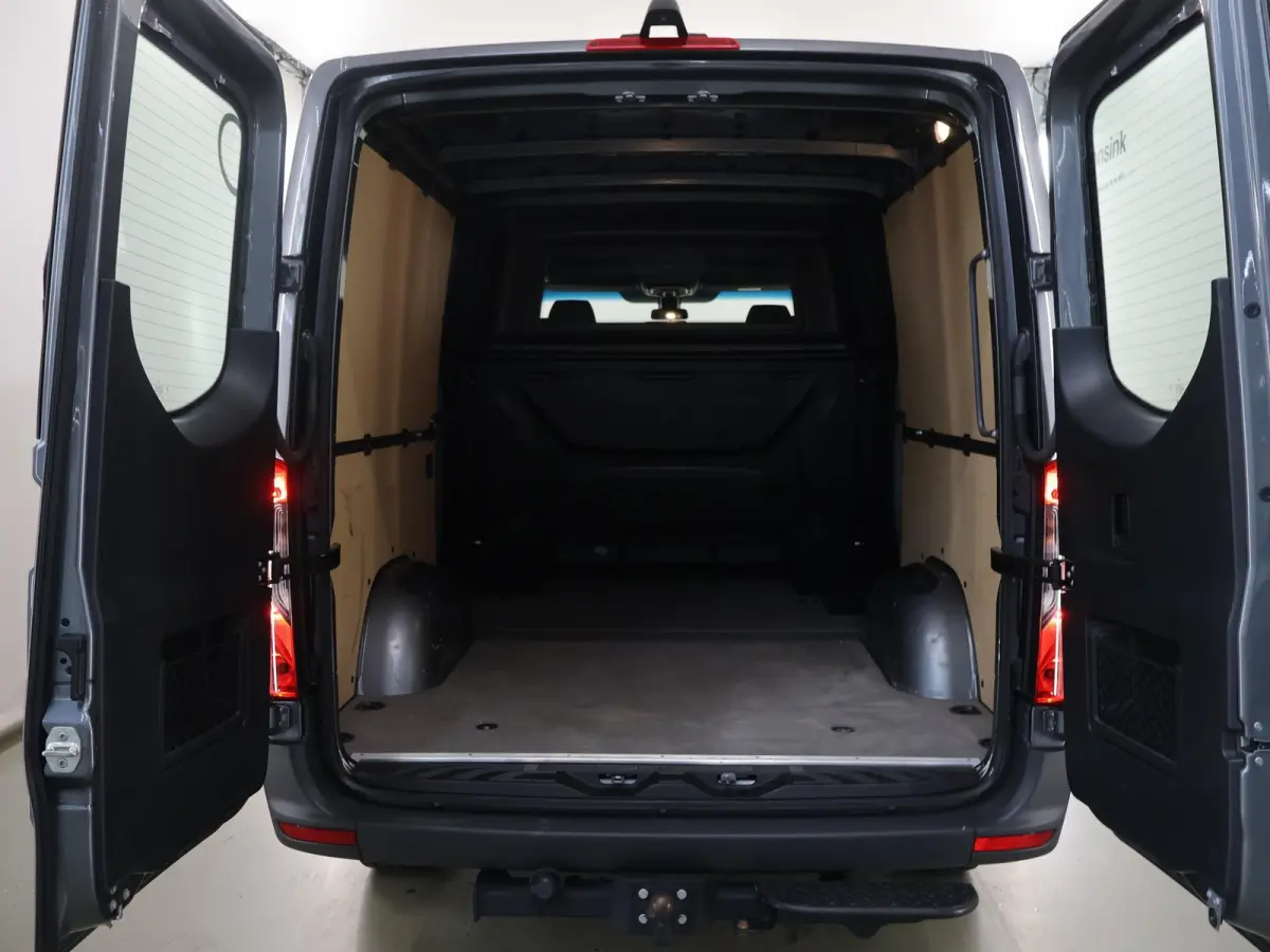 317 CDI | Aut. | L2 H1 | Dubbele Cabine | Trekhaak | Parkeercamera | Cruise Control | 5-Zits | Certified