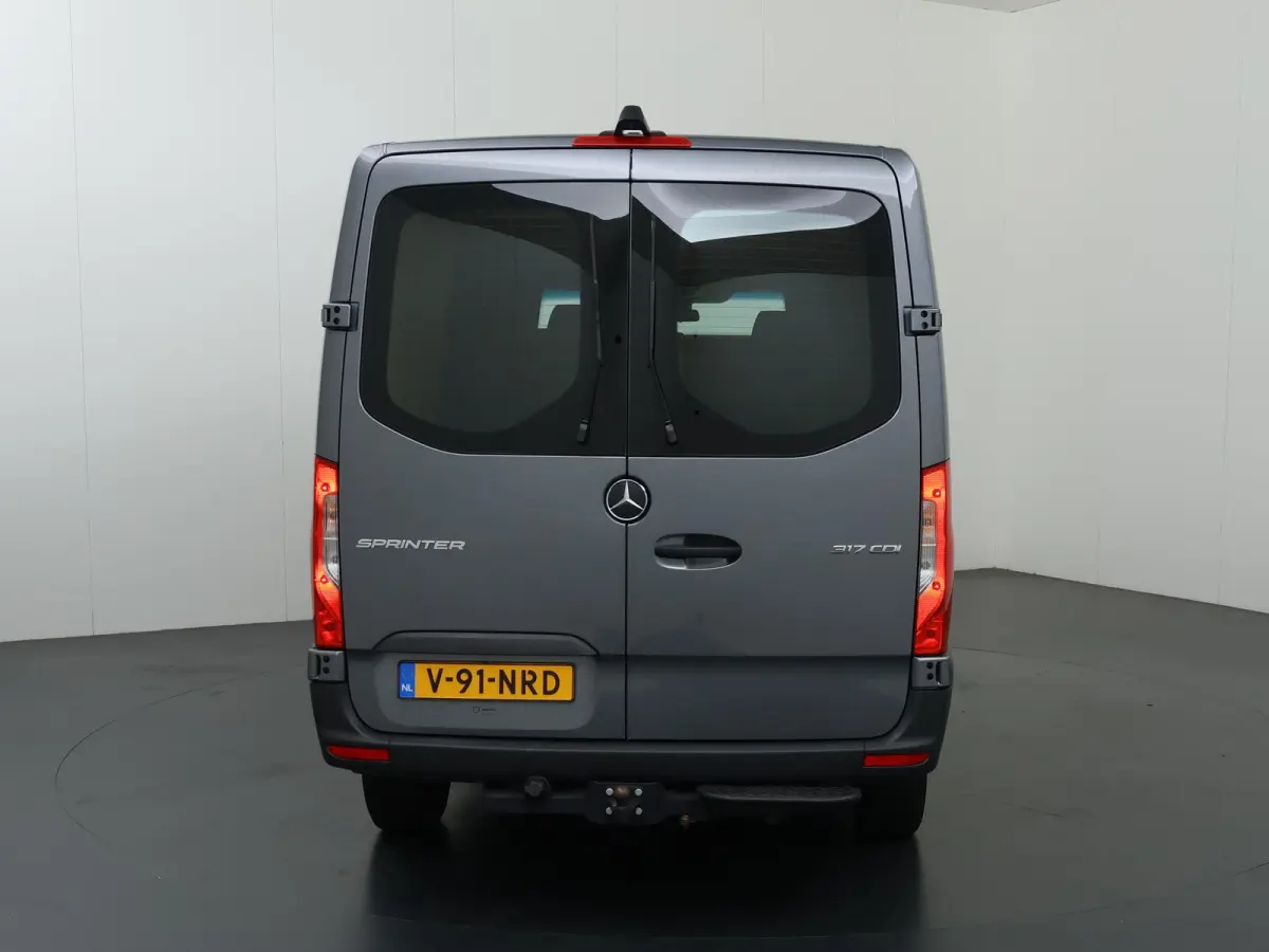 317 CDI | Aut. | L2 H1 | Dubbele Cabine | Trekhaak | Parkeercamera | Cruise Control | 5-Zits | Certified