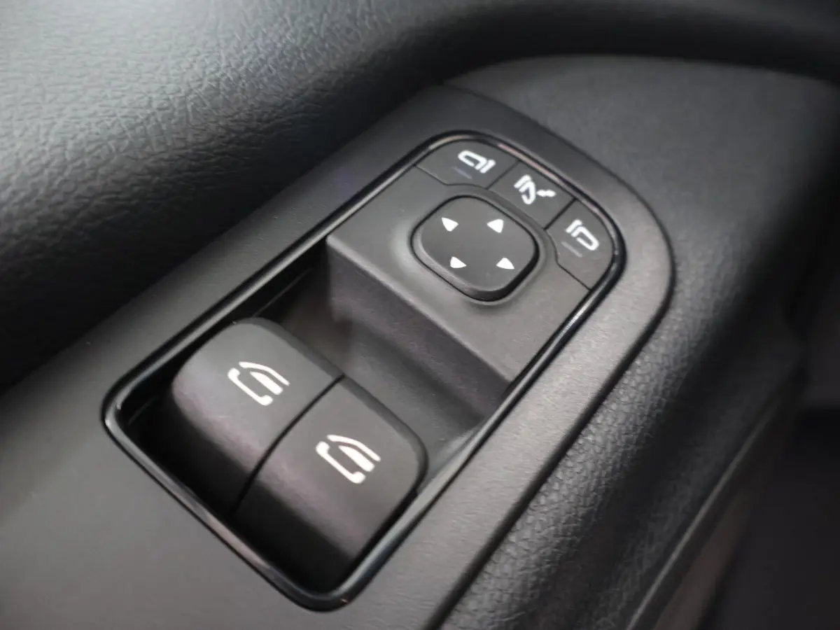 317 CDI | Aut. | L2 H1 | Dubbele Cabine | Trekhaak | Parkeercamera | Cruise Control | 5-Zits | Certified