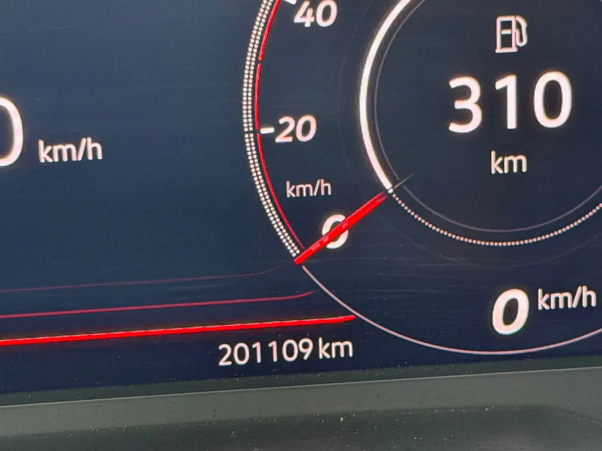 1.0 TSI R-Line,Panoramadak,Virtual,NL auto,Apple Carplay,Camera,Cruise Control