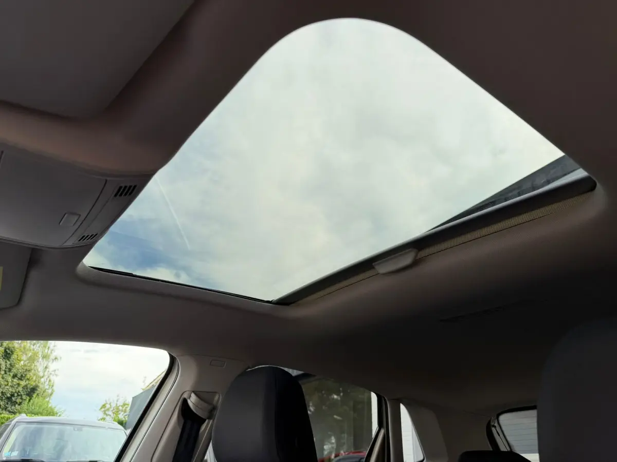 1.0 TSI R-Line,Panoramadak,Virtual,NL auto,Apple Carplay,Camera,Cruise Control