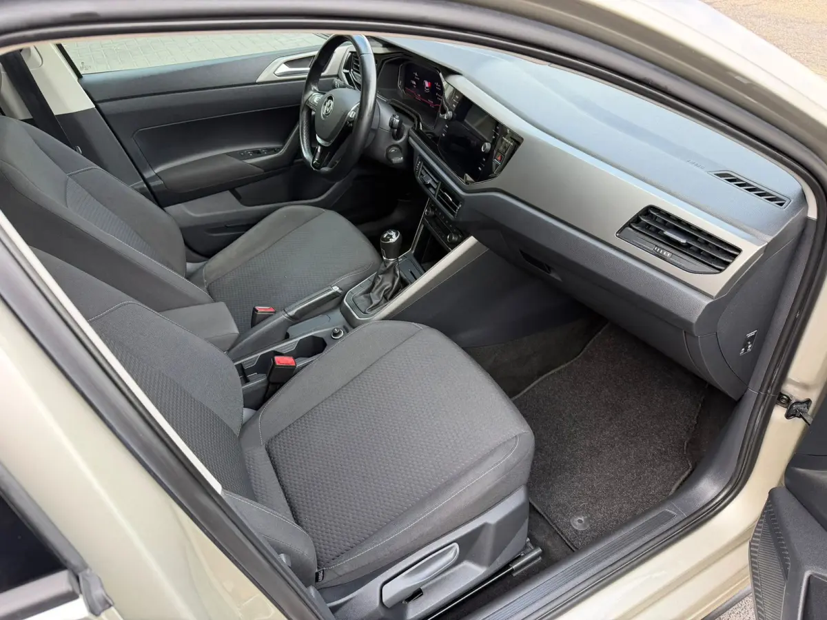 1.0 TSI R-Line,Panoramadak,Virtual,NL auto,Apple Carplay,Camera,Cruise Control