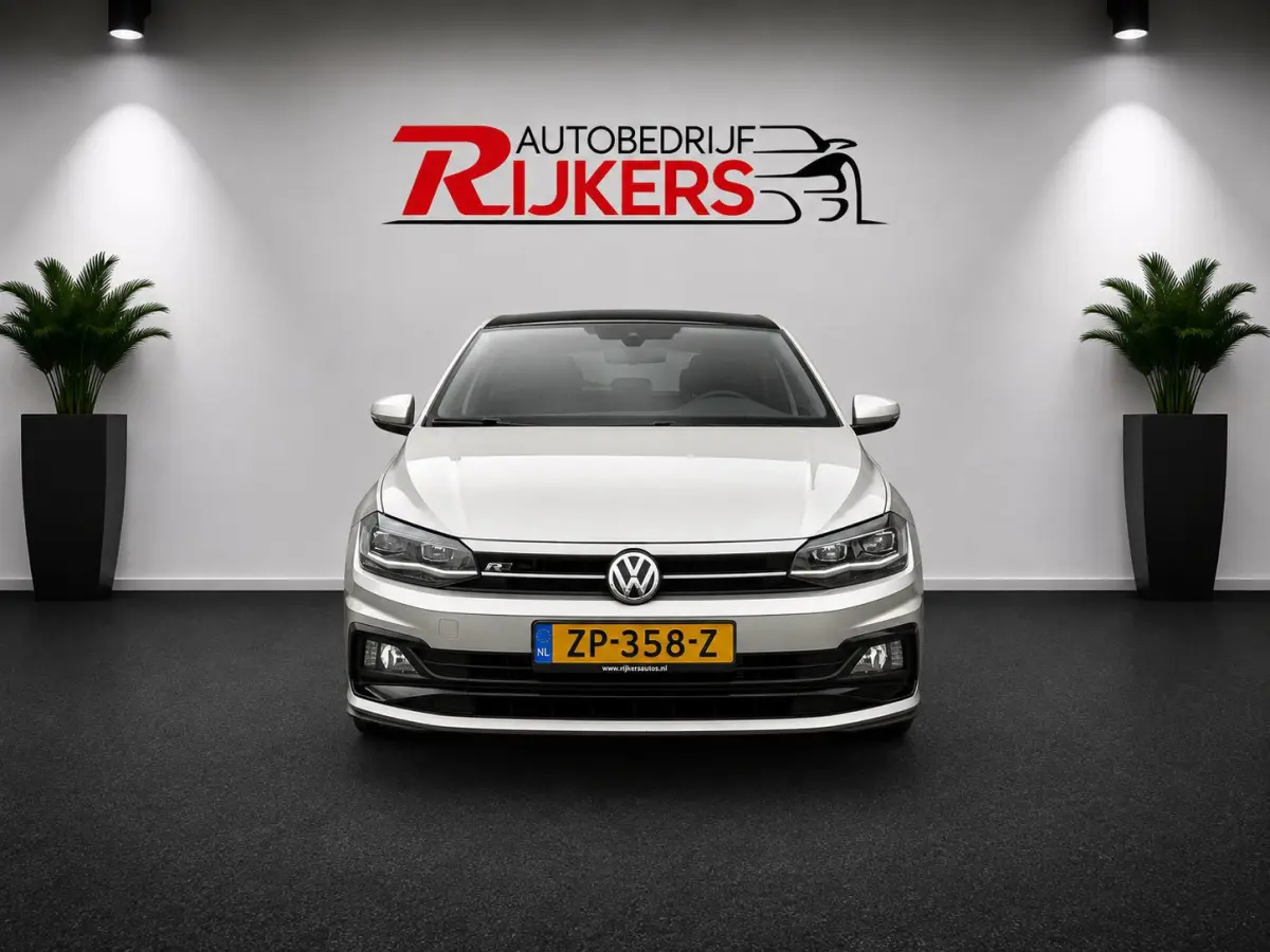 1.0 TSI R-Line,Panoramadak,Virtual,NL auto,Apple Carplay,Camera,Cruise Control