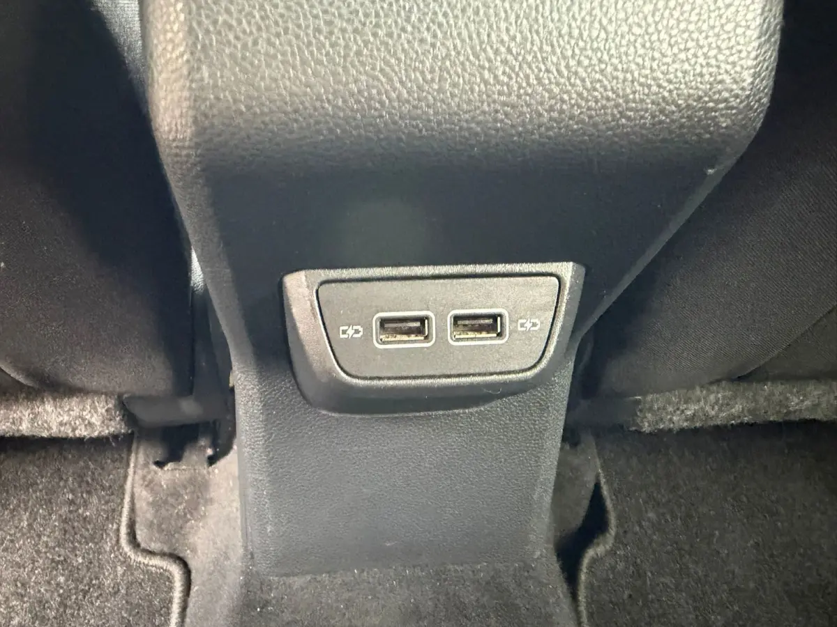 1.0 TSI R-Line,Panoramadak,Virtual,NL auto,Apple Carplay,Camera,Cruise Control
