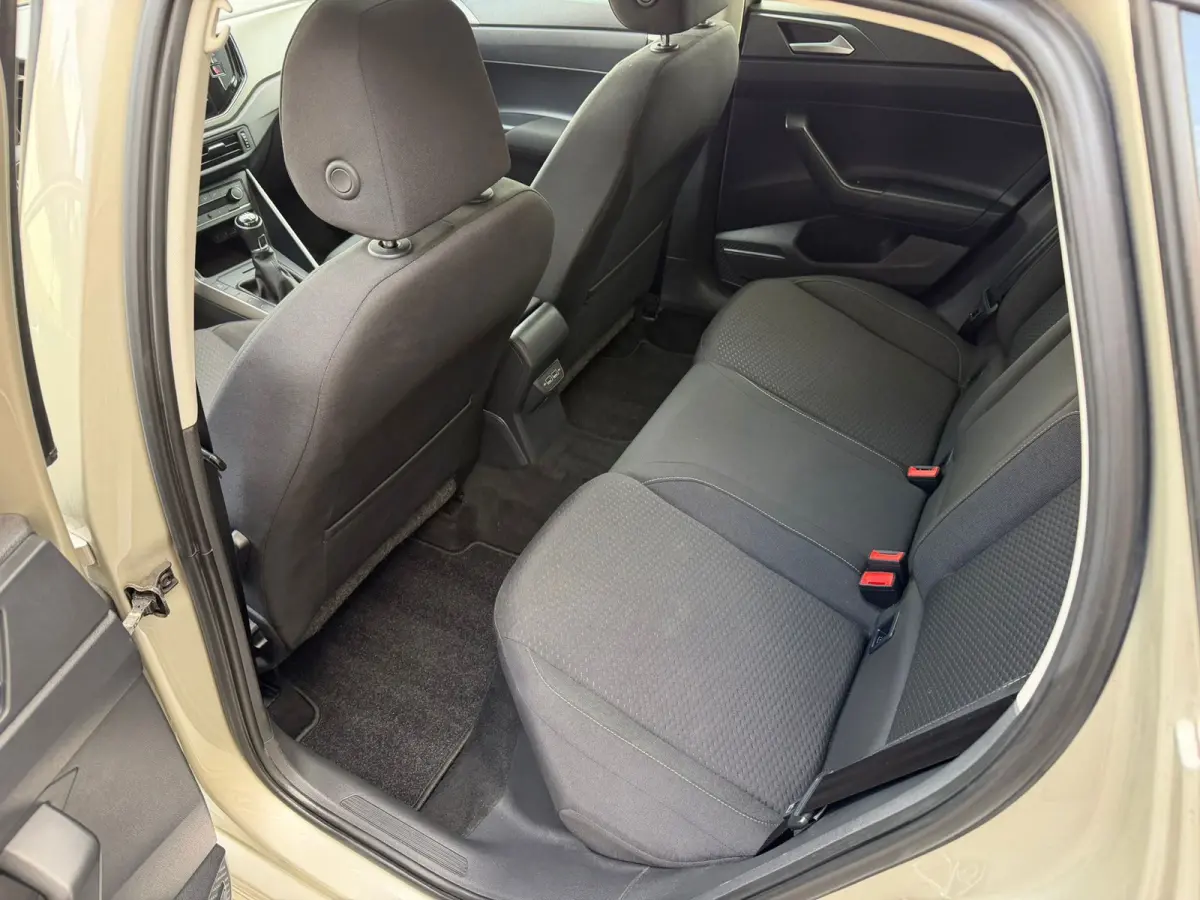 1.0 TSI R-Line,Panoramadak,Virtual,NL auto,Apple Carplay,Camera,Cruise Control