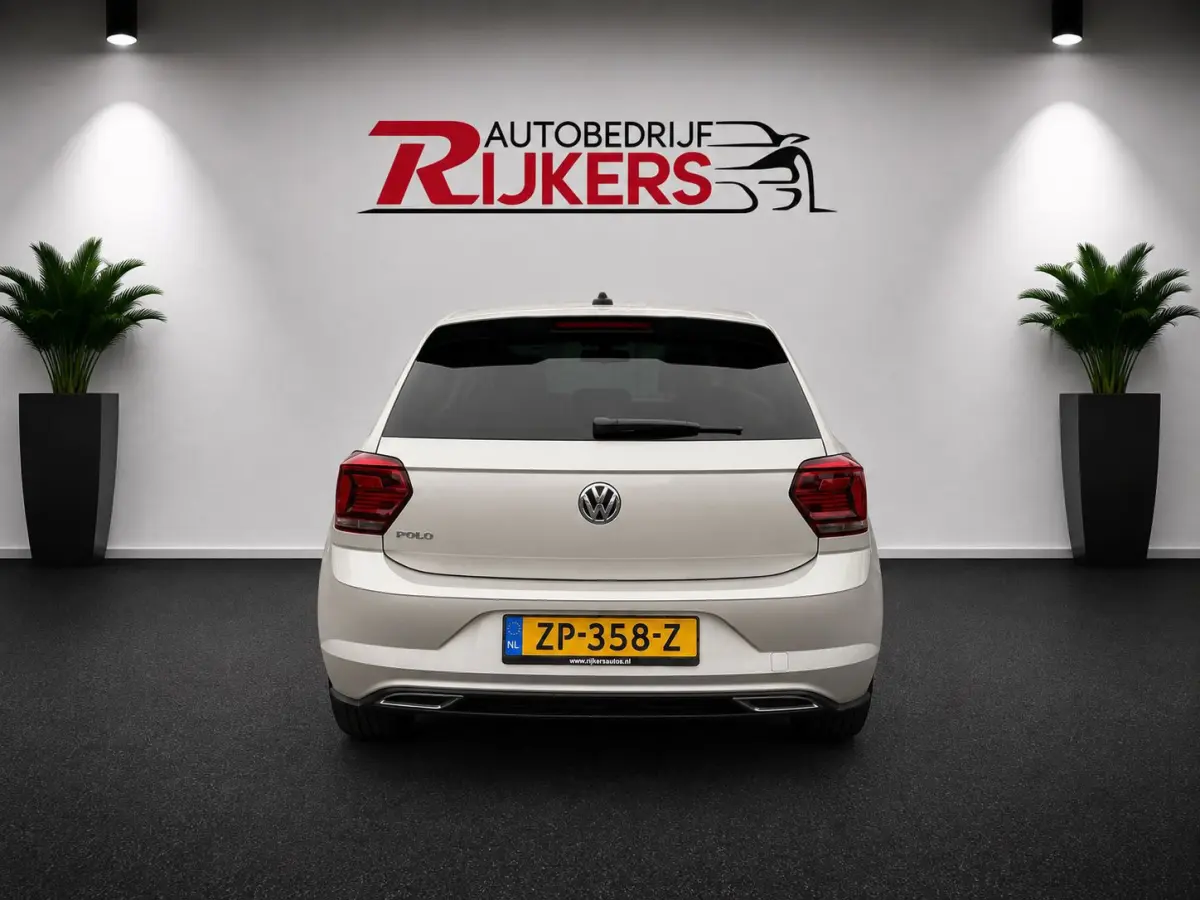 1.0 TSI R-Line,Panoramadak,Virtual,NL auto,Apple Carplay,Camera,Cruise Control