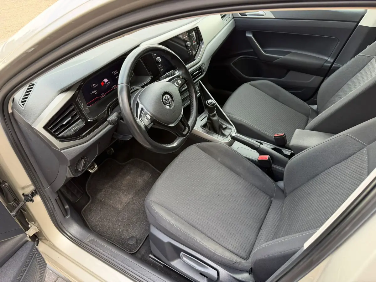 1.0 TSI R-Line,Panoramadak,Virtual,NL auto,Apple Carplay,Camera,Cruise Control