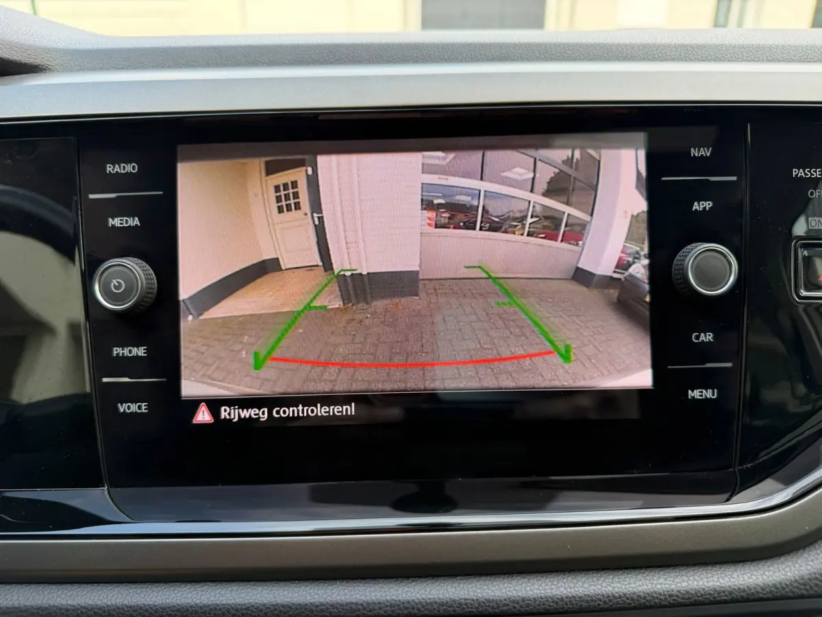 1.0 TSI R-Line,Panoramadak,Virtual,NL auto,Apple Carplay,Camera,Cruise Control