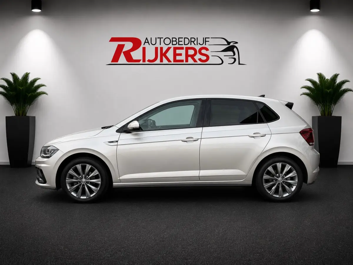1.0 TSI R-Line,Panoramadak,Virtual,NL auto,Apple Carplay,Camera,Cruise Control