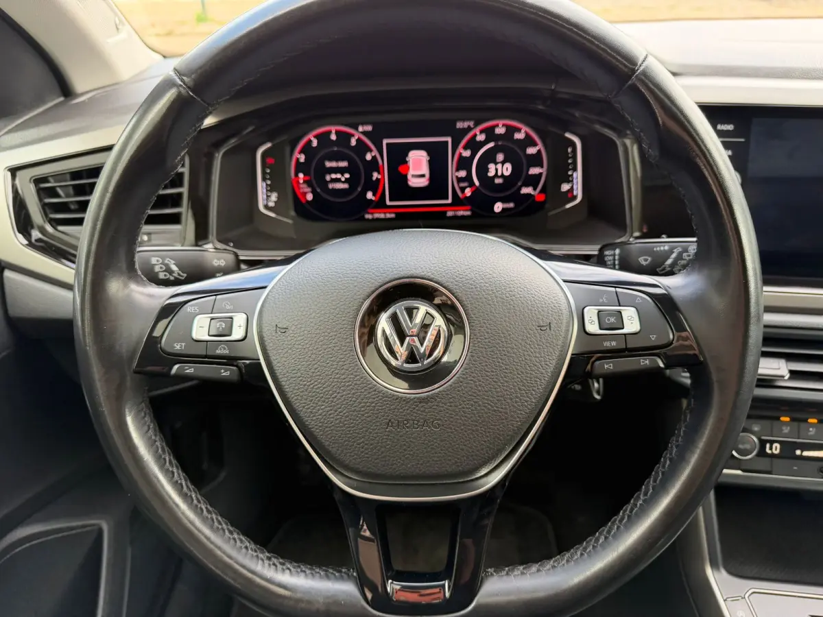 1.0 TSI R-Line,Panoramadak,Virtual,NL auto,Apple Carplay,Camera,Cruise Control
