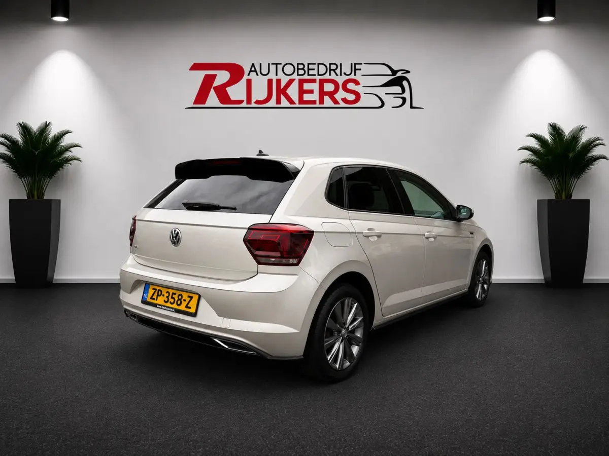 1.0 TSI R-Line,Panoramadak,Virtual,NL auto,Apple Carplay,Camera,Cruise Control