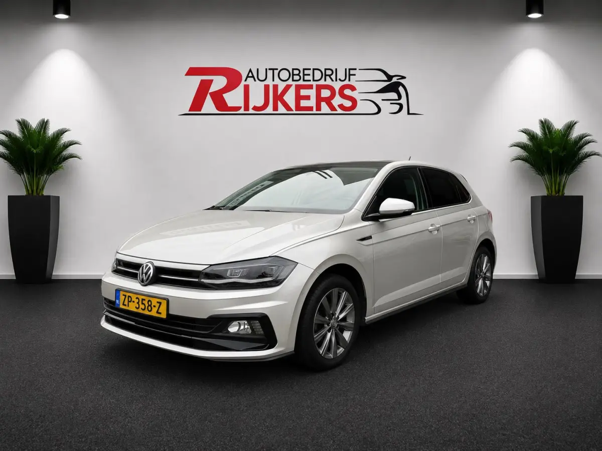 1.0 TSI R-Line,Panoramadak,Virtual,NL auto,Apple Carplay,Camera,Cruise Control