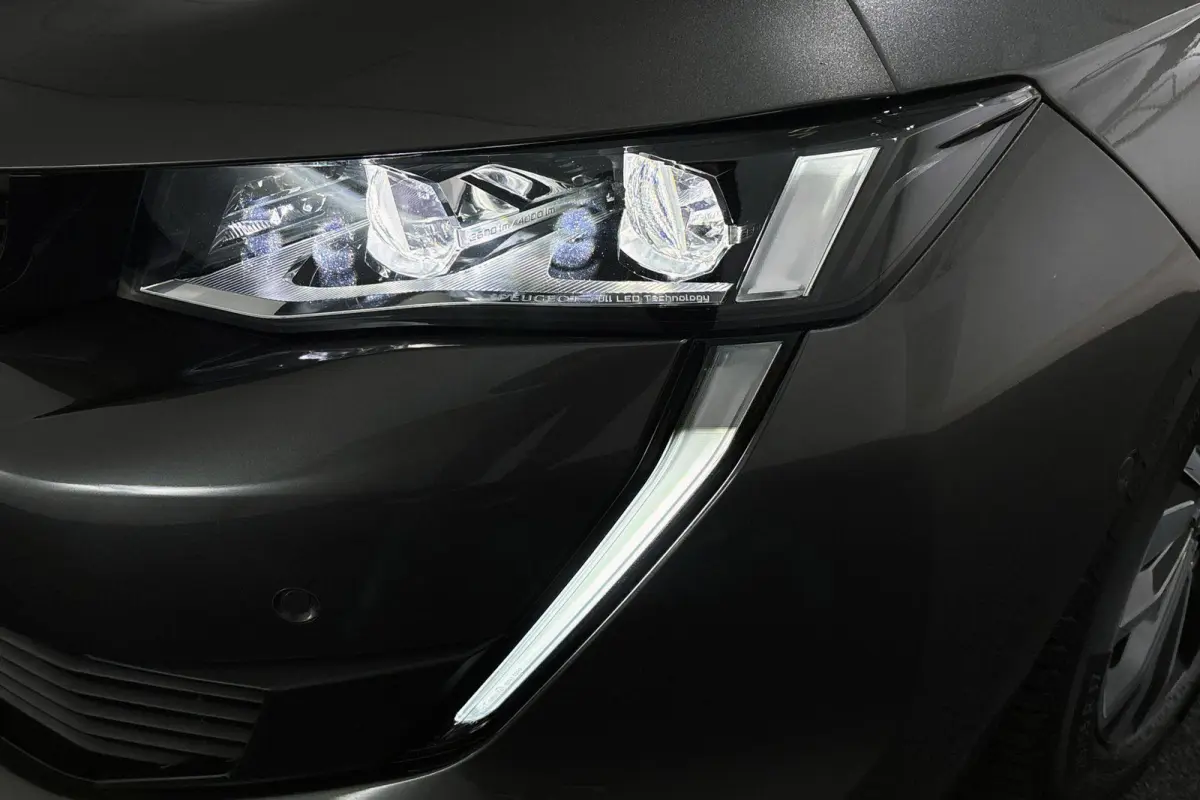 1.2 PureTech Allure Pack Business / Camera / LED / Adaptieve Cruise / Navigatie