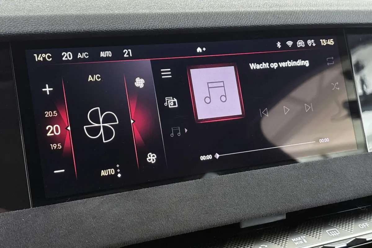 1.2 PureTech Performance Line Automaat Stoel-Stuurverwarming Apple CarPlay All Season Banden