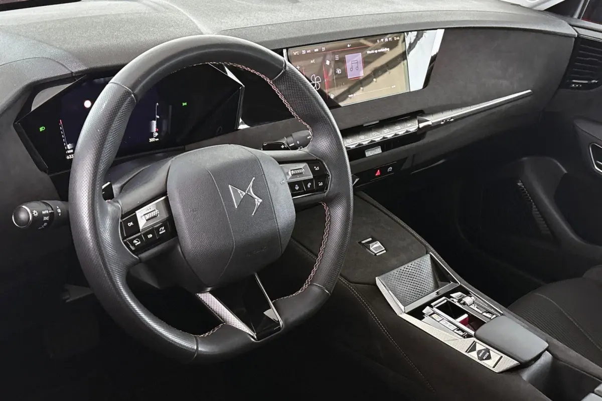 1.2 PureTech Performance Line Automaat Stoel-Stuurverwarming Apple CarPlay All Season Banden