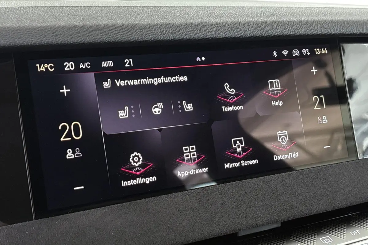 1.2 PureTech Performance Line Automaat Stoel-Stuurverwarming Apple CarPlay All Season Banden