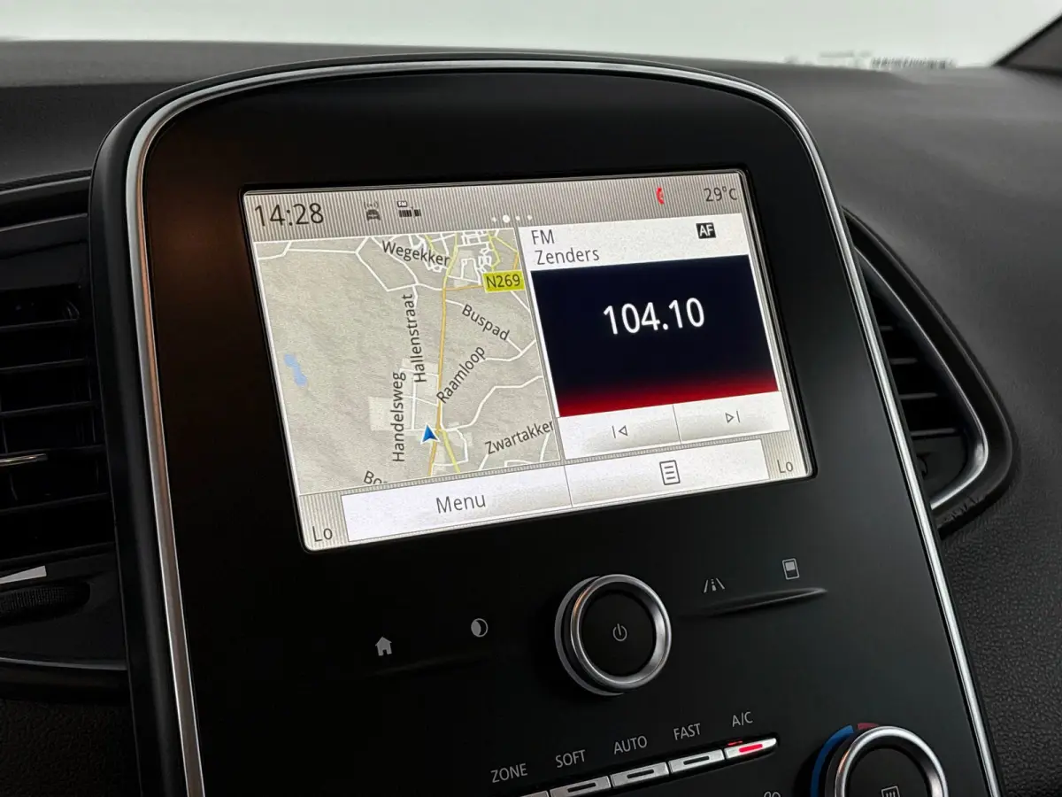 1.2 TCe Intens Trekhaak 1850kg Trekgewicht, Navigatie,Cruise Control,Airco, 20"Velgen