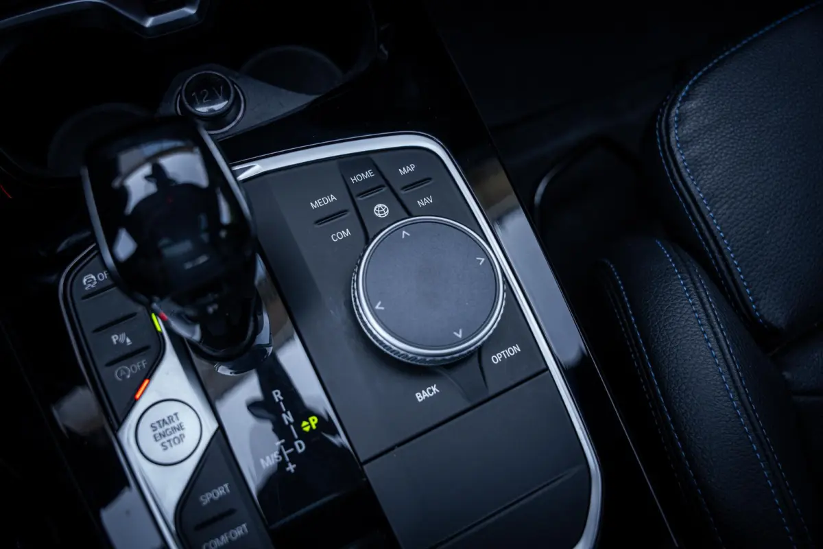 118i M-Sport NL-auto|Pano-dak|Leder|Camera|Carplay|Stoelverw.|1e-eig.|Dealeronderhouden