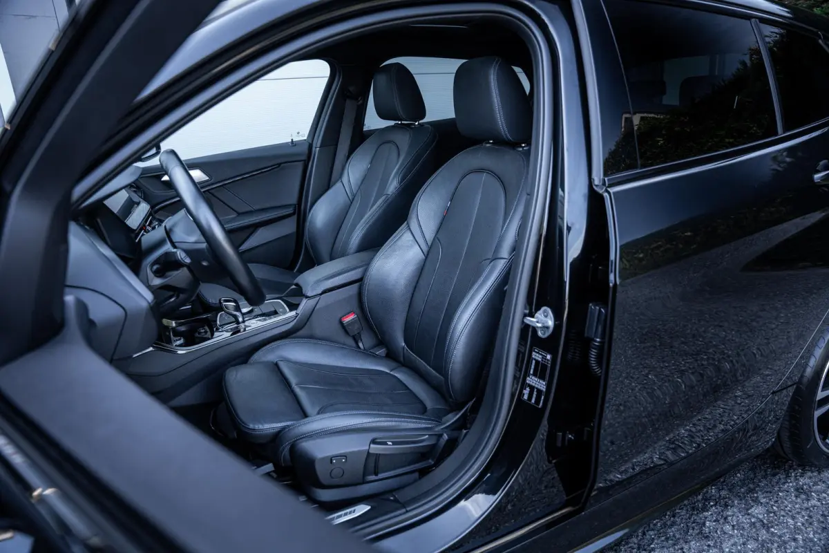118i M-Sport NL-auto|Pano-dak|Leder|Camera|Carplay|Stoelverw.|1e-eig.|Dealeronderhouden