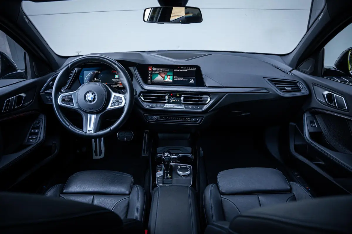118i M-Sport NL-auto|Pano-dak|Leder|Camera|Carplay|Stoelverw.|1e-eig.|Dealeronderhouden