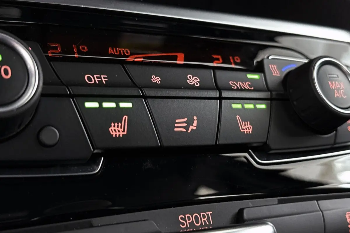 218i High Executive Edition M Sport Automaat Lederen Sportstoelen Stoelverwarming Head-Up LED Koplampen Camera