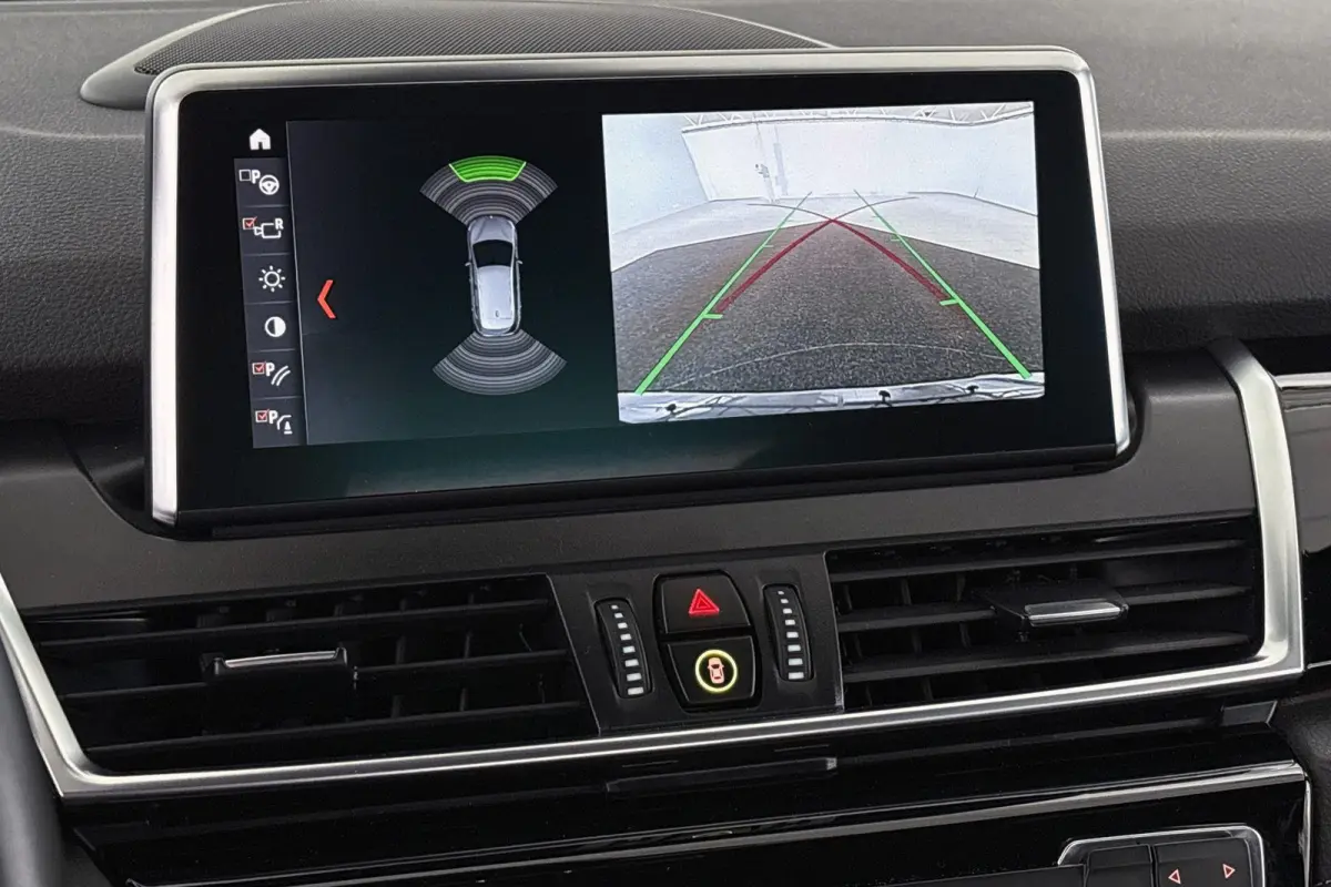 218i High Executive Edition M Sport Automaat Lederen Sportstoelen Stoelverwarming Head-Up LED Koplampen Camera