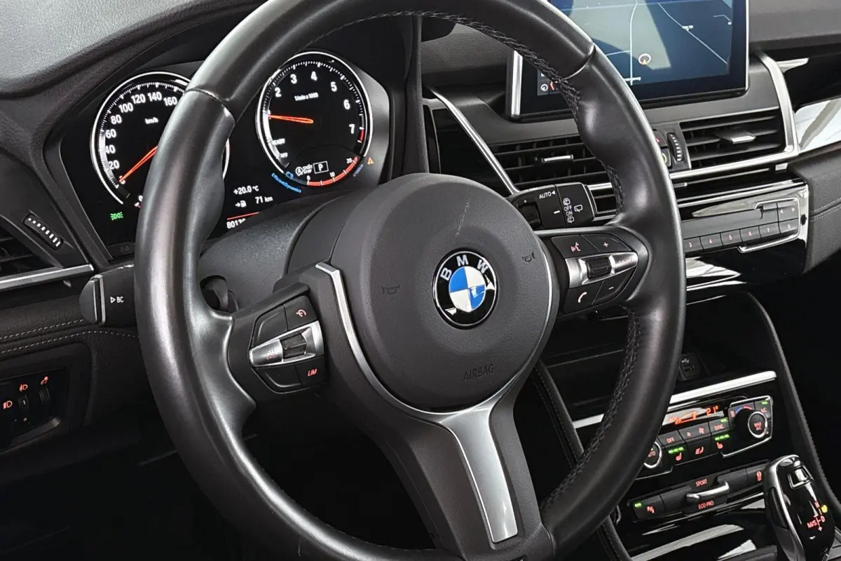 218i High Executive Edition M Sport Automaat Lederen Sportstoelen Stoelverwarming Head-Up LED Koplampen Camera