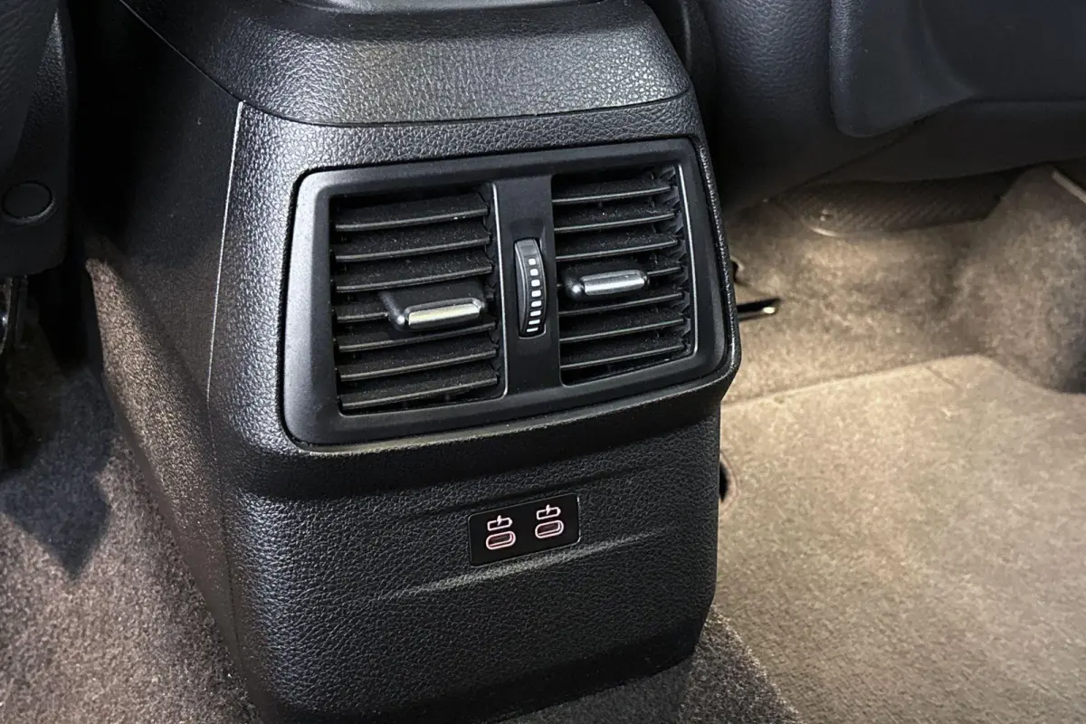 218i High Executive Edition M Sport Automaat Lederen Sportstoelen Stoelverwarming Head-Up LED Koplampen Camera