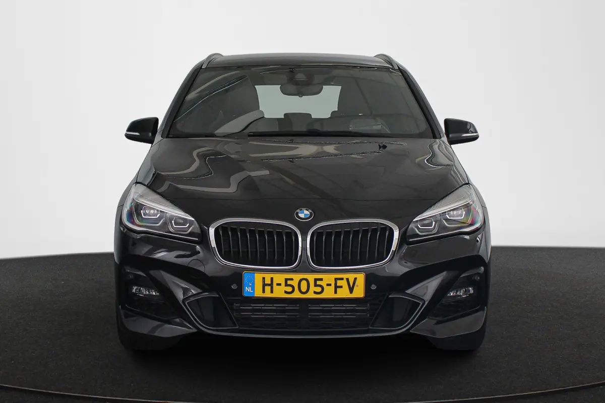 218i High Executive Edition M Sport Automaat Lederen Sportstoelen Stoelverwarming Head-Up LED Koplampen Camera