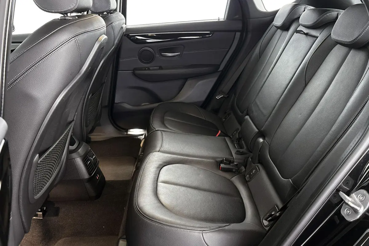 218i High Executive Edition M Sport Automaat Lederen Sportstoelen Stoelverwarming Head-Up LED Koplampen Camera