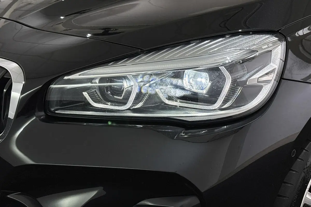 218i High Executive Edition M Sport Automaat Lederen Sportstoelen Stoelverwarming Head-Up LED Koplampen Camera