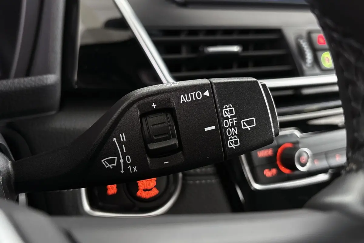 218i High Executive Edition M Sport Automaat Lederen Sportstoelen Stoelverwarming Head-Up LED Koplampen Camera