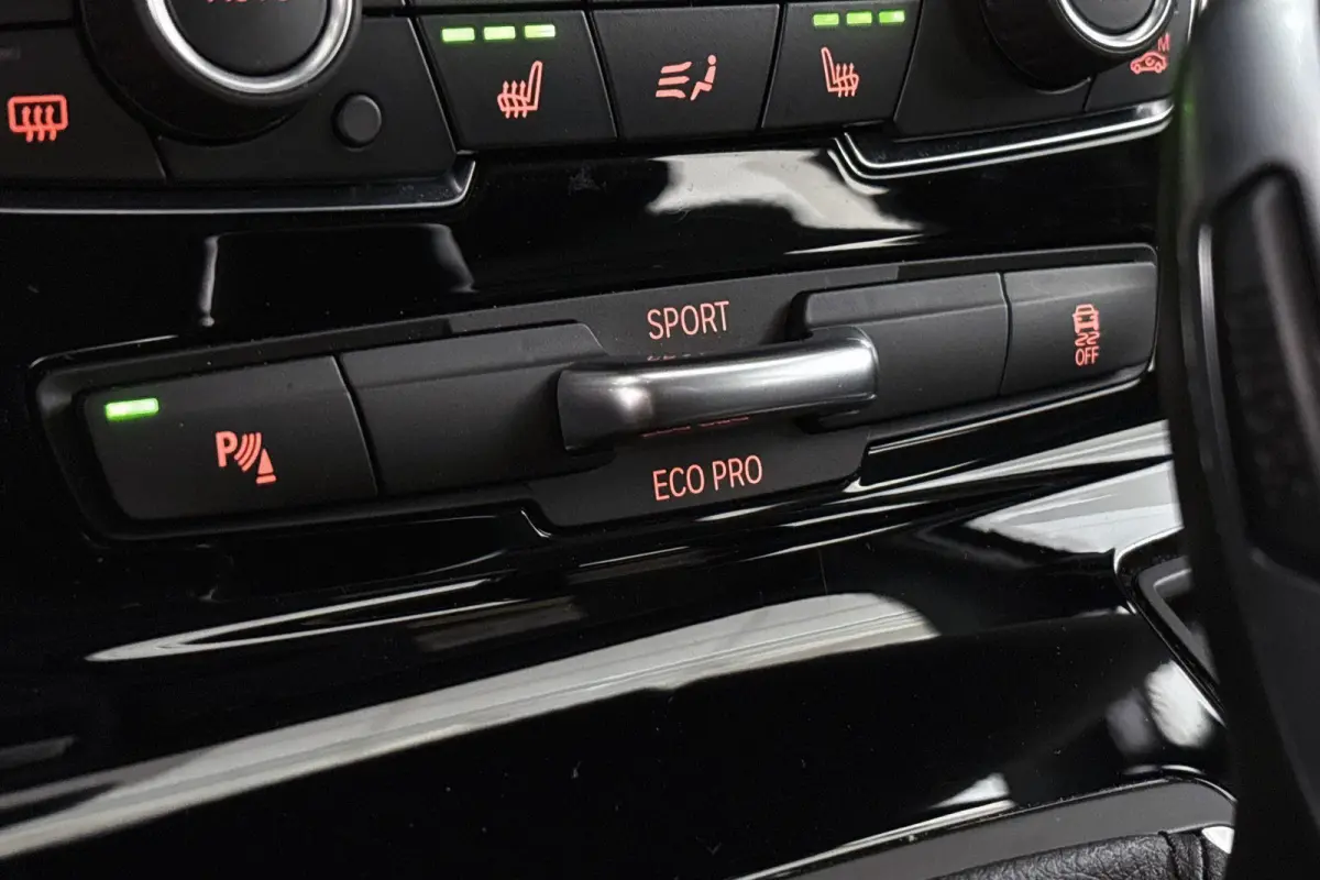 218i High Executive Edition M Sport Automaat Lederen Sportstoelen Stoelverwarming Head-Up LED Koplampen Camera