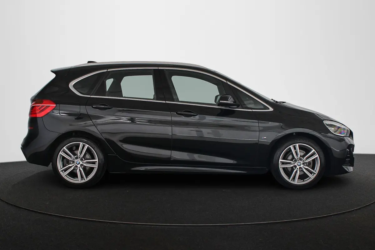 218i High Executive Edition M Sport Automaat Lederen Sportstoelen Stoelverwarming Head-Up LED Koplampen Camera