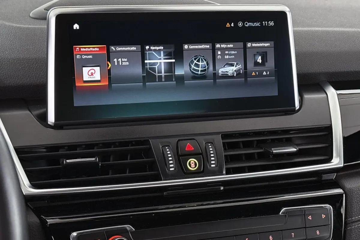 218i High Executive Edition M Sport Automaat Lederen Sportstoelen Stoelverwarming Head-Up LED Koplampen Camera
